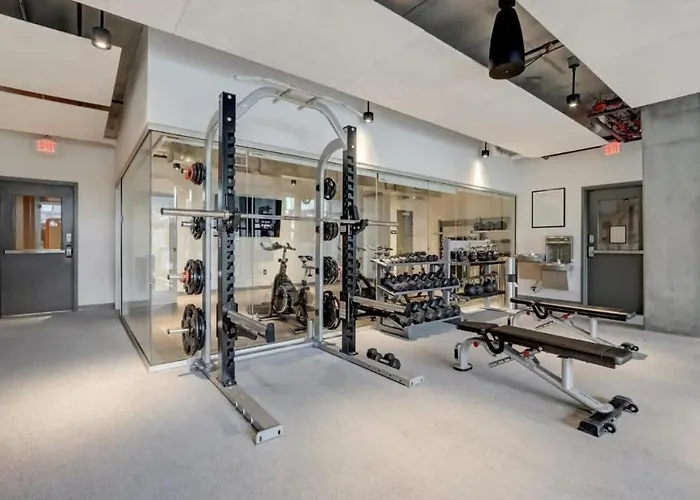 Apartamento Boulevard Highrise Stu Sky Pool Parking Gym 28 *